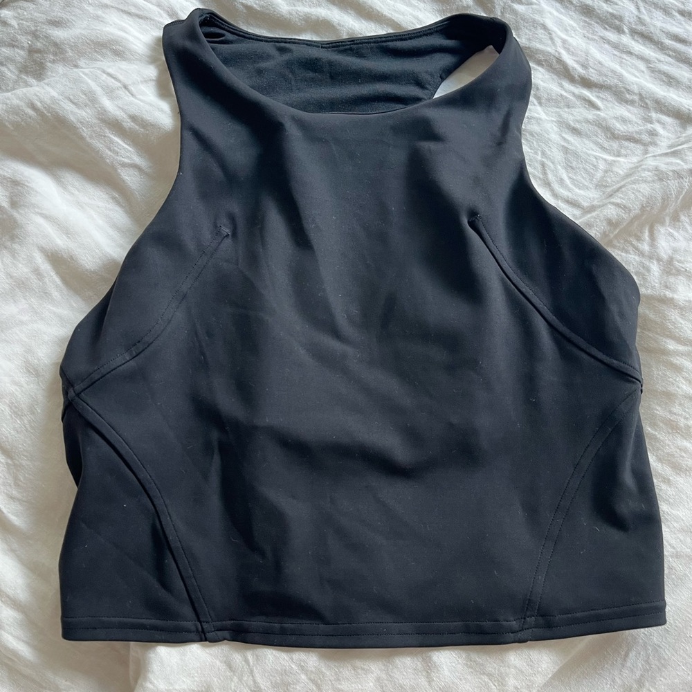 Lululemon crop racerback tank w built in bra. Size 8